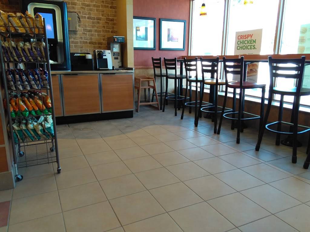 Subway | meal takeaway | 19466 Yonge St, Holland Landing, ON L9N 1L7, Canada | 9052356122 OR +1 905-235-6122