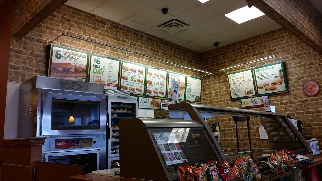 Subway | restaurant | 5620-B W Skelly Dr, Tulsa, OK 74107, USA | 9187942802 OR +1 918-794-2802