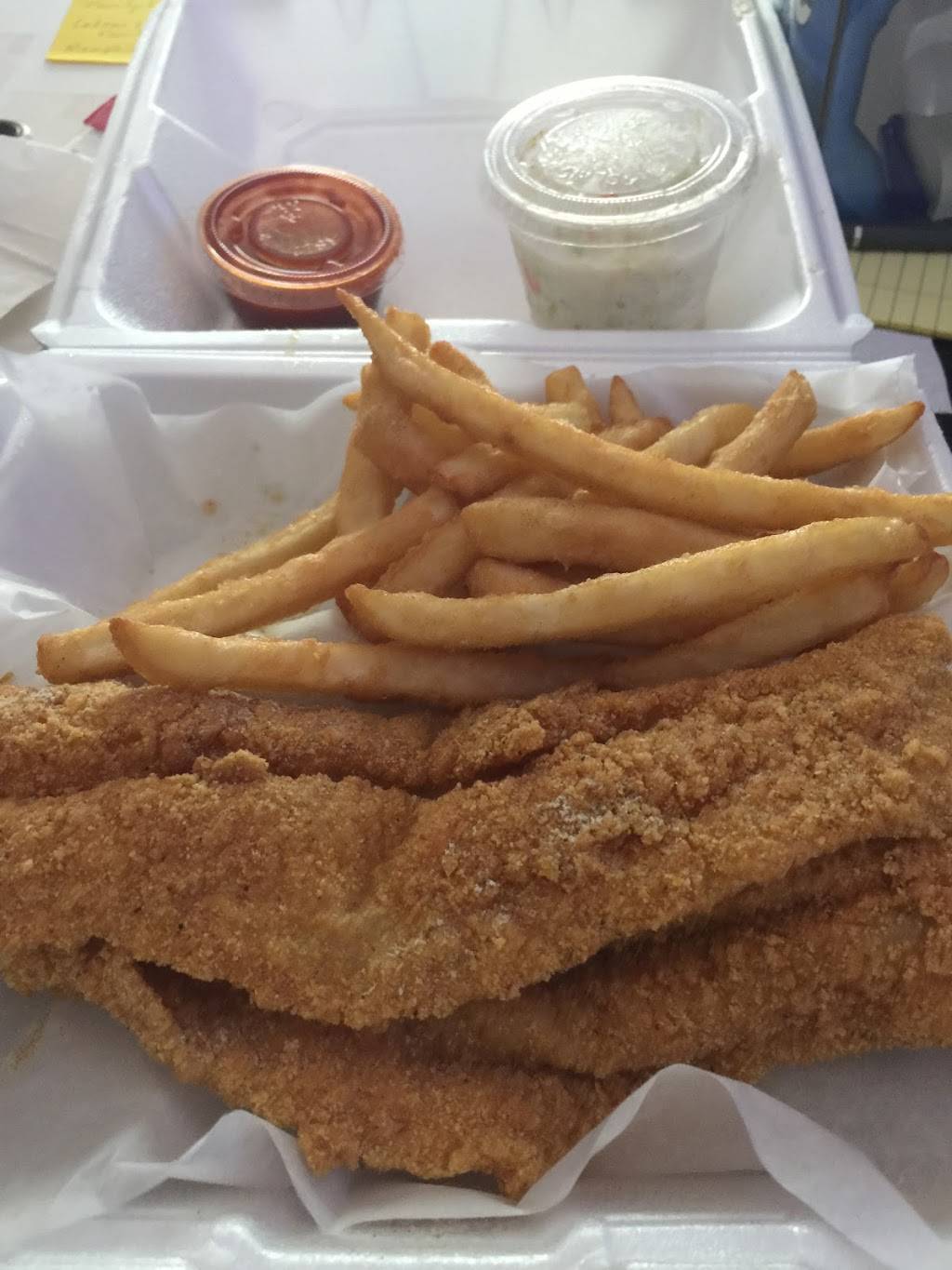 Shark’s Fish & Chicken | restaurant | 3659 Hickory Hill Rd, Memphis, TN 38115, USA | 9013600908 OR +1 901-360-0908