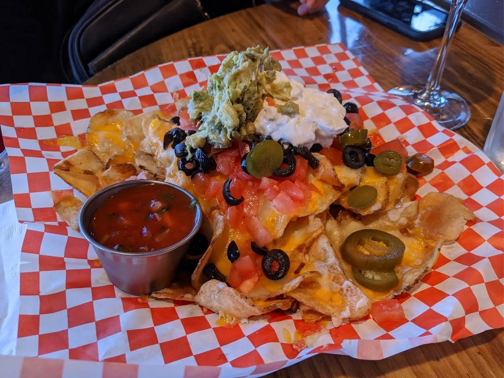 McGilvras Bar and Restaurant | restaurant | 4234 E Madison St, Seattle, WA 98112, USA | 2063250834 OR +1 206-325-0834