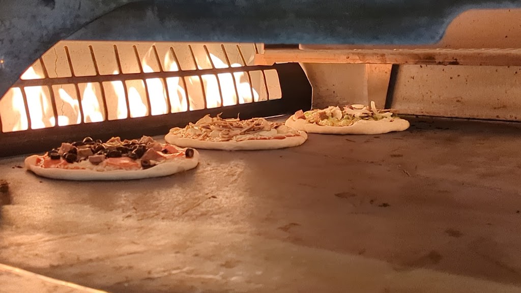 Riverfront Pizza | restaurant | 17530 W Bluemound Rd, Brookfield, WI 53045, USA | 2626061040 OR +1 262-606-1040