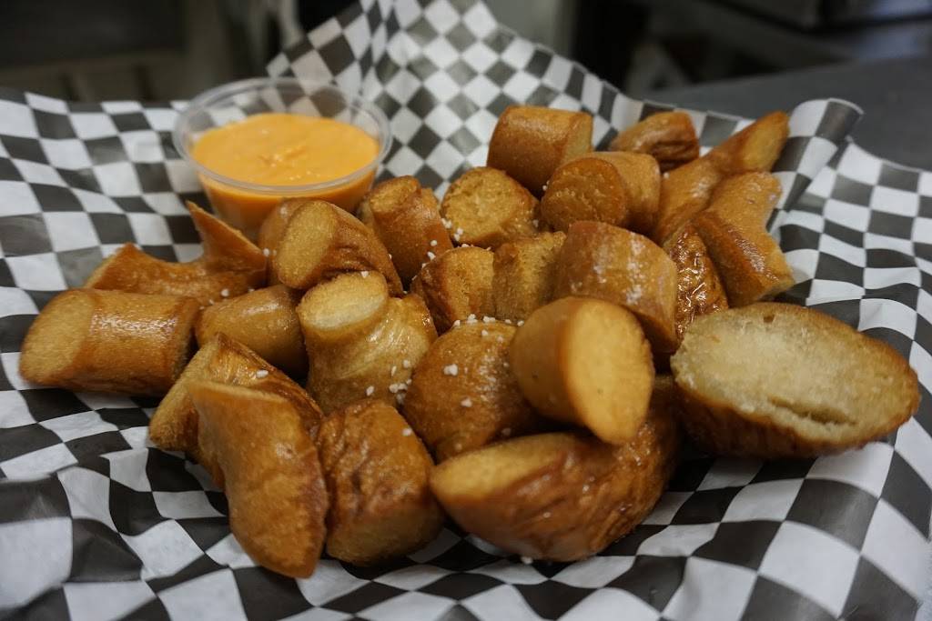 Guernsey Kitchen | restaurant | 709 Wheeling Ave, Cambridge, OH 43725, USA | 7404328990 OR +1 740-432-8990