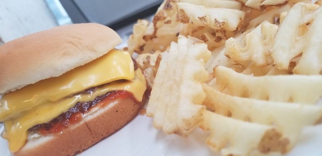 Cindas Restaurant | restaurant | 14964 S State Ave, Middlefield, OH 44062, USA | 4406321929 OR +1 440-632-1929