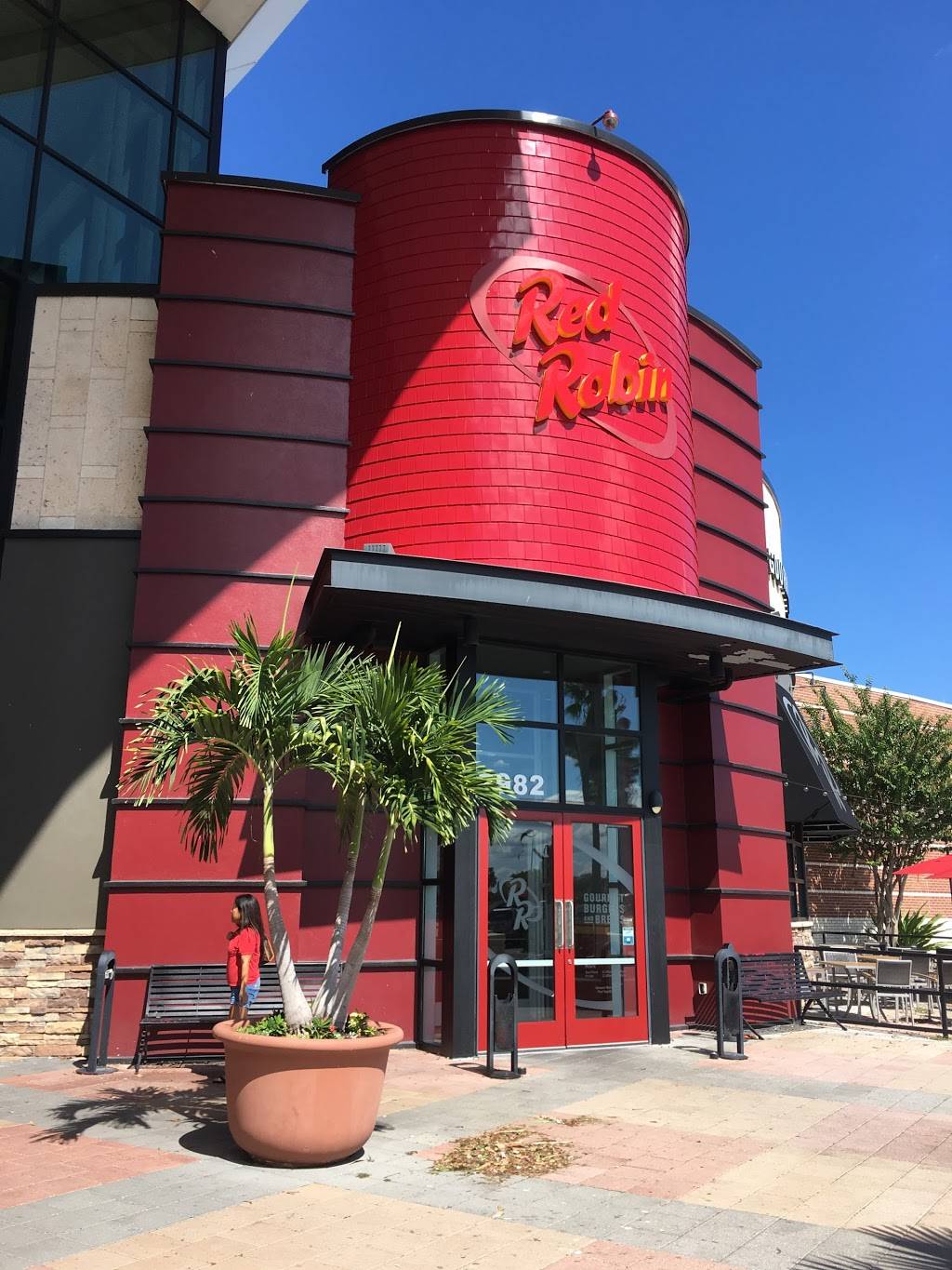 Red Robin Gourmet Burgers and Brews | restaurant | 7982 Citrus Park, Town Center, Tampa, FL 33625, USA | 8139205157 OR +1 813-920-5157