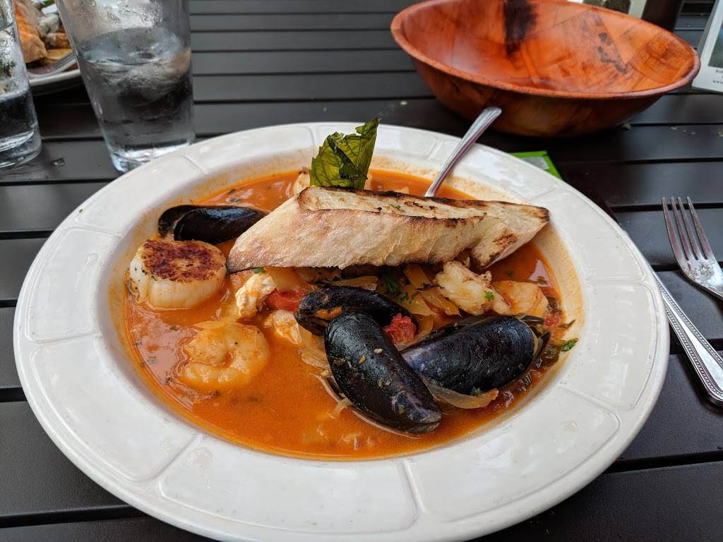 McKays Public House | restaurant | 231 Main St, Bar Harbor, ME 04609, USA | 2072882002 OR +1 207-288-2002