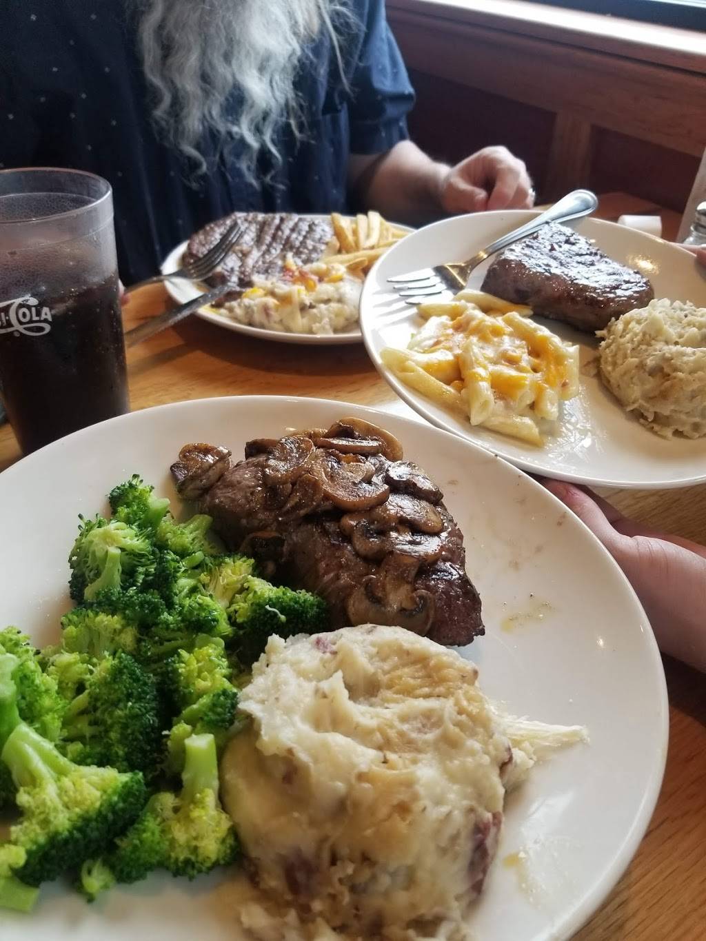 Applebees Grill + Bar | restaurant | 6200 Coors and Montano Plaza Blvd NW, Albuquerque, NM 87120, USA | 5055081749 OR +1 505-508-1749