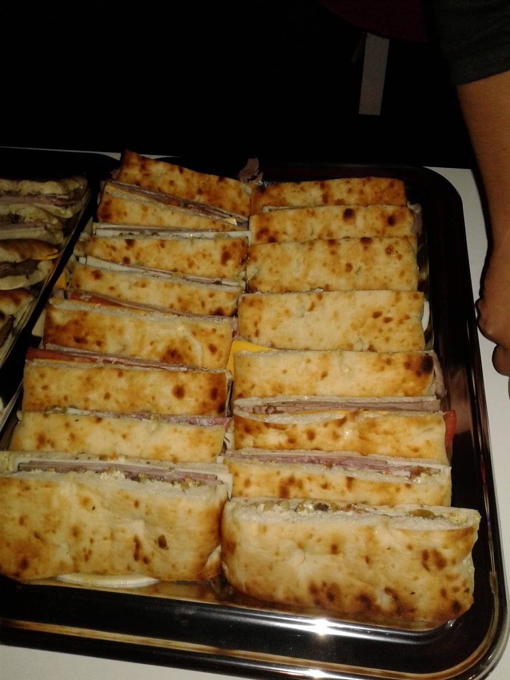 Crystal Restaurant & Bar | restaurant | 1401 University Blvd E # G12, Hyattsville, MD 20783, USA | 3014081600 OR +1 301-408-1600