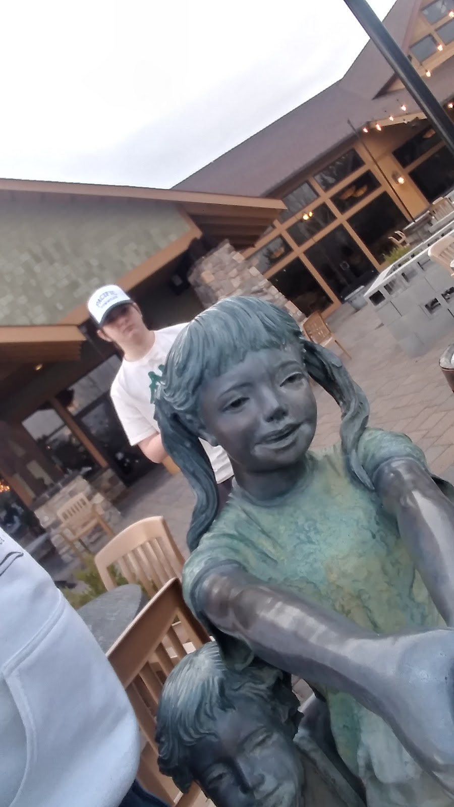 Silverleaf Café | restaurant | 7535 Falcon Crest Dr #300, Redmond, OR 97756, USA | 5415487558 OR +1 541-548-7558