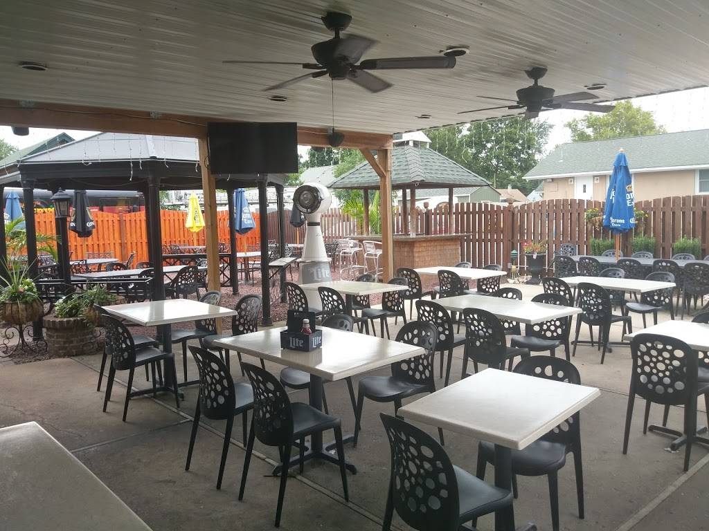 The Neighborhood Pub & Grill At Ellerys | restaurant | 701 Lincoln Blvd, Middlesex, NJ 08846, USA | 7323562444 OR +1 732-356-2444