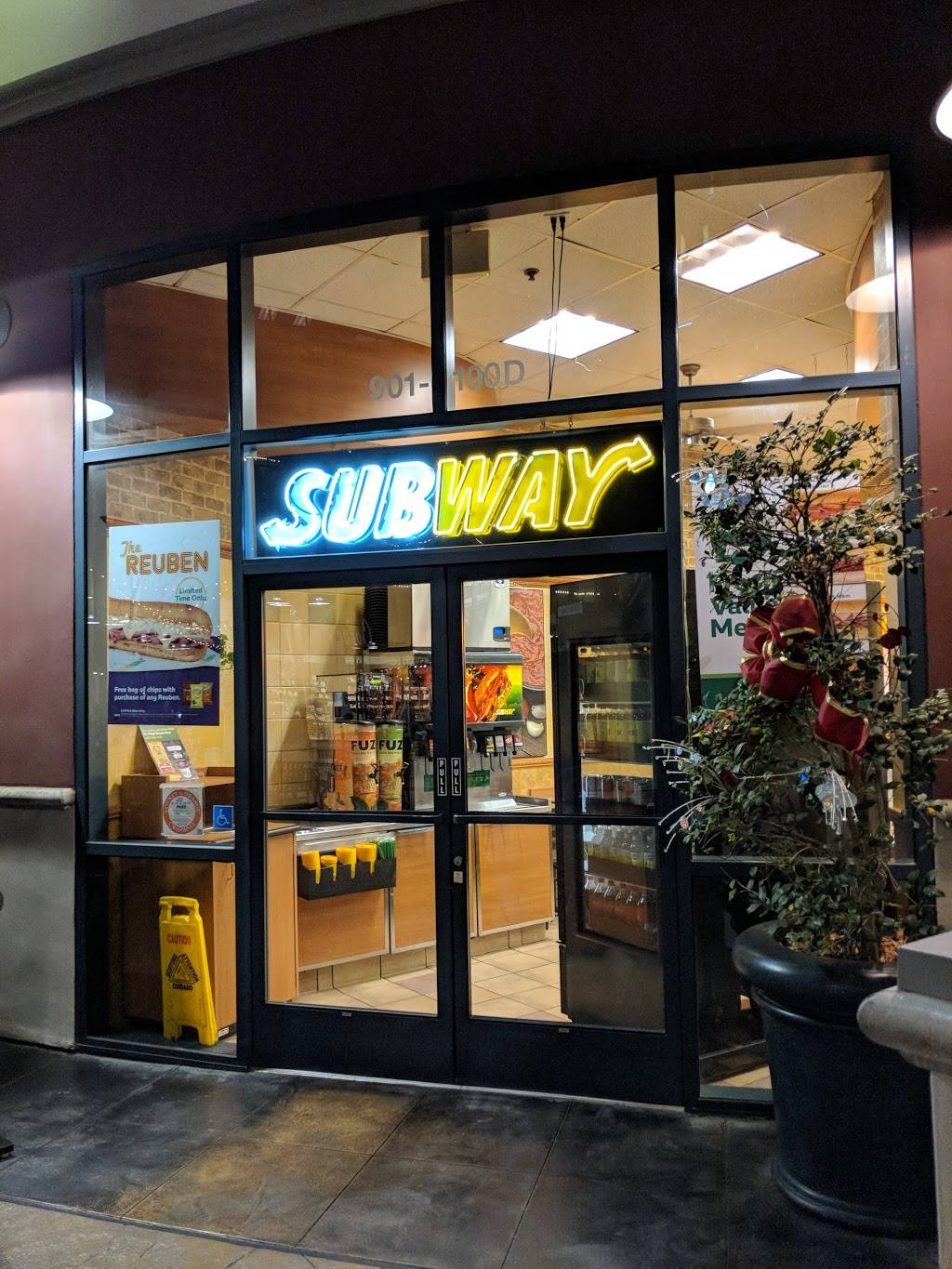 Subway Restaurants | restaurant | 901 S Coast Drive, Unit D190, Metro Pointe at South Coast, Costa Mesa, CA 92626, USA | 7149571014 OR +1 714-957-1014