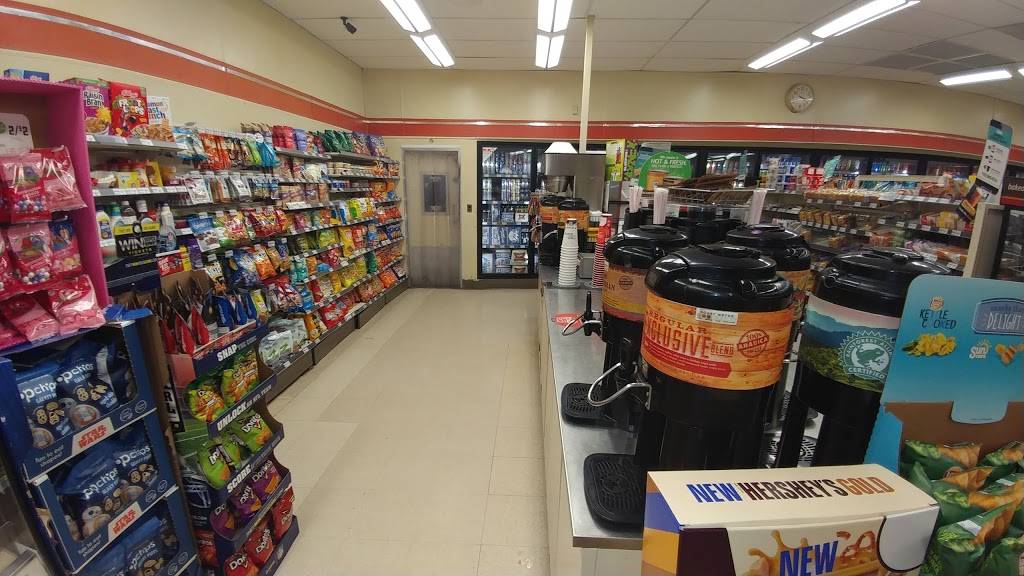 7-Eleven | bakery | 1769 W Pembroke Ave, Hampton, VA 23661, USA | 7577221295 OR +1 757-722-1295