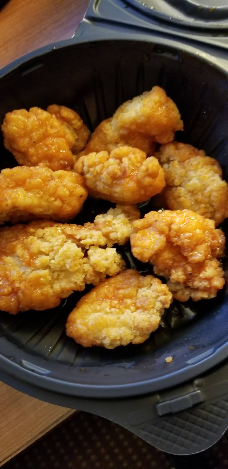 Pizza Hut | restaurant | 5326 Grand Ave, Gurnee, IL 60031, USA | 8473604484 OR +1 847-360-4484