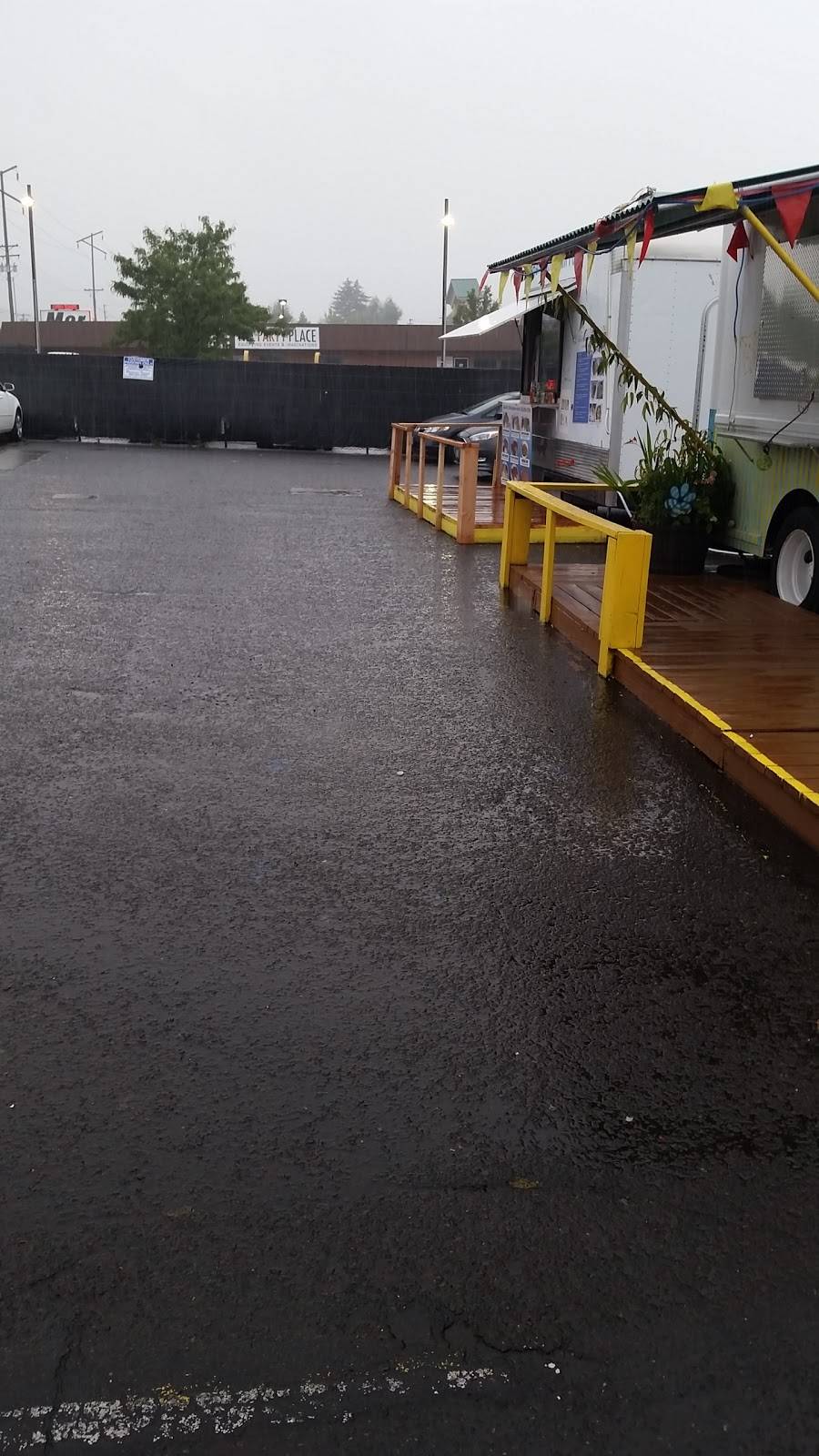 Thai Garden | restaurant | SE 102nd Ave, Portland, OR 97216, USA | 5038875935 OR +1 503-887-5935