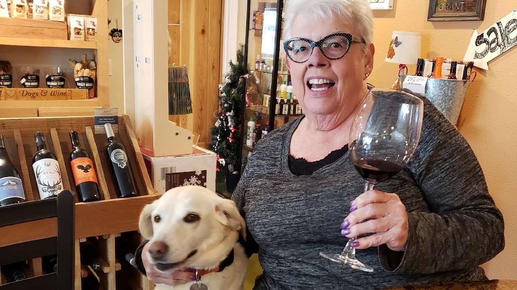 Yosemite Wine Tails | restaurant | 40409 CA-41, Oakhurst, CA 93644, USA | 5596416400 OR +1 559-641-6400