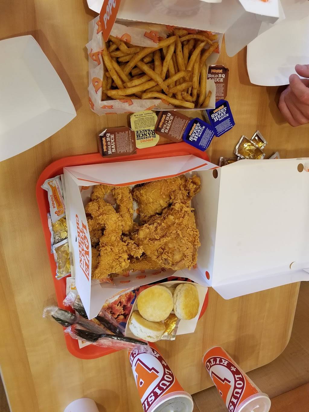 Popeyes Louisiana Kitchen | restaurant | 198 E Redlands Blvd, San Bernardino, CA 92408, USA | 9098241247 OR +1 909-824-1247