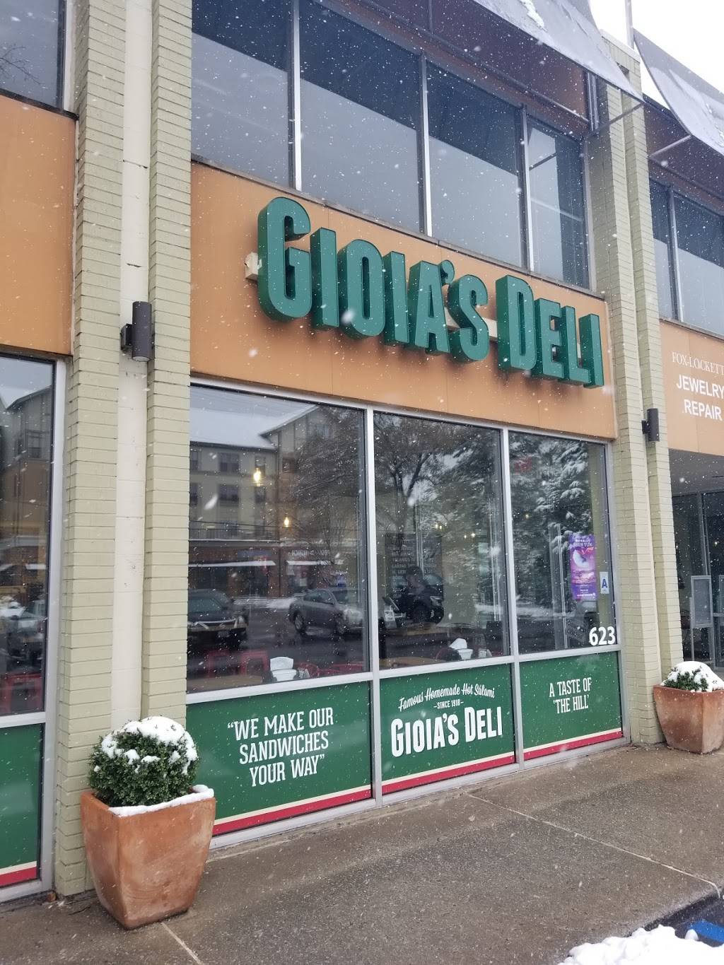 Gioias Deli | restaurant | 623 N New Ballas Rd, Creve Coeur, MO 63141, USA | 3147769410 OR +1 314-776-9410
