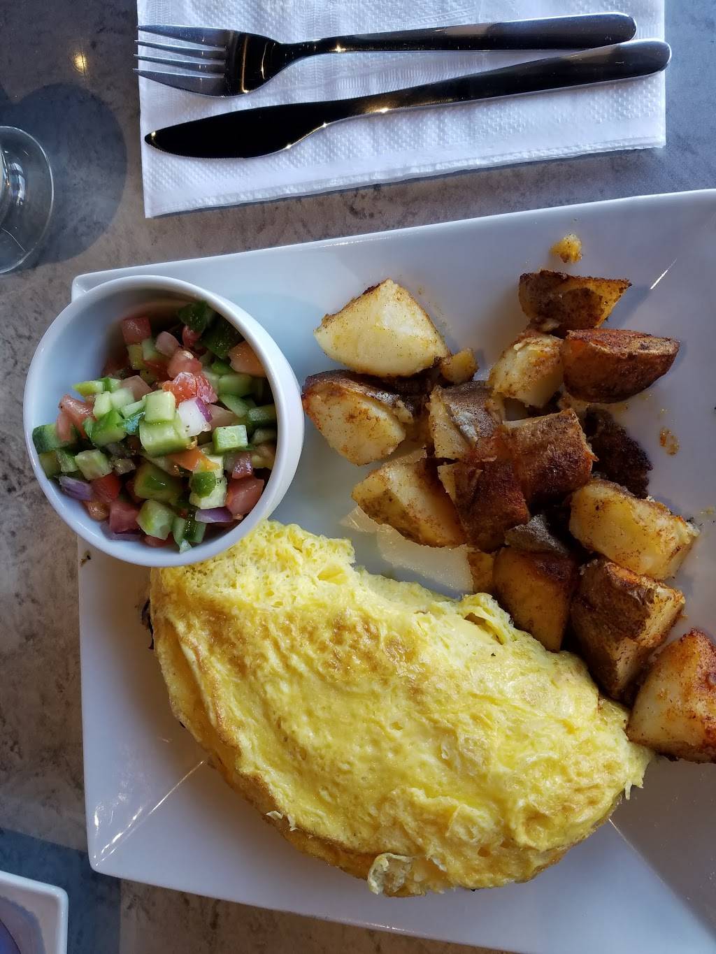 Unique Pastry | bakery | 18381 Ventura Blvd, Tarzana, CA 91356, USA | 8187573100 OR +1 818-757-3100