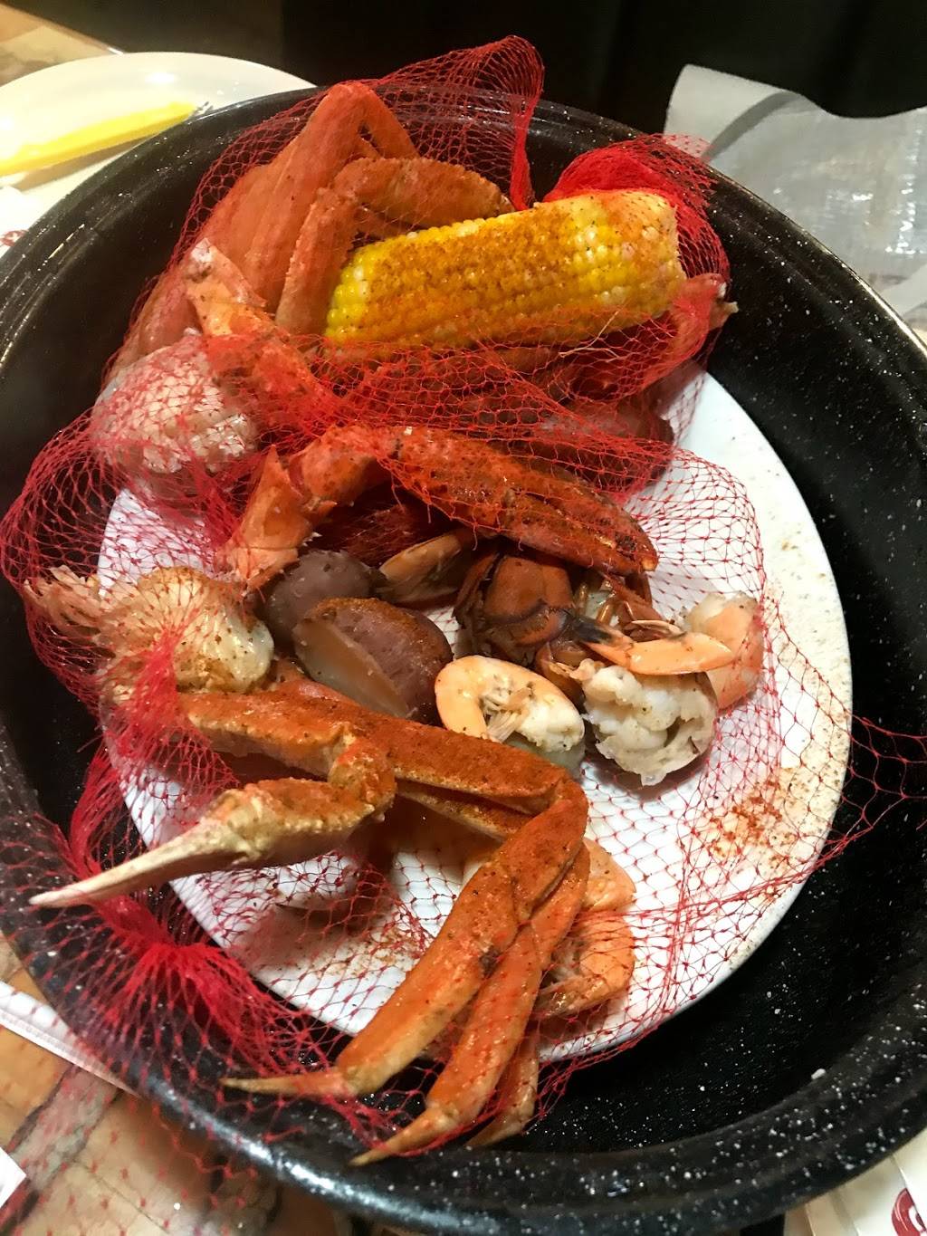 Joes Crab Shack | restaurant | 10 Blake Blvd, Kissimmee, FL 34747, USA | 3219396880 OR +1 321-939-6880