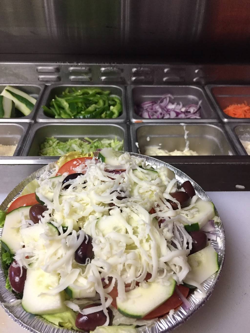 Town House Pizza | meal delivery | 246 Kimberly Ave, New Haven, CT 06519, USA | 2037761155 OR +1 203-776-1155