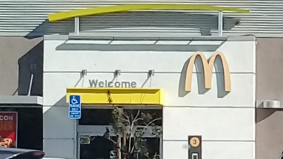 McDonalds | cafe | 1955 Glenoaks Blvd, San Fernando, CA 91340, USA | 8183657422 OR +1 818-365-7422