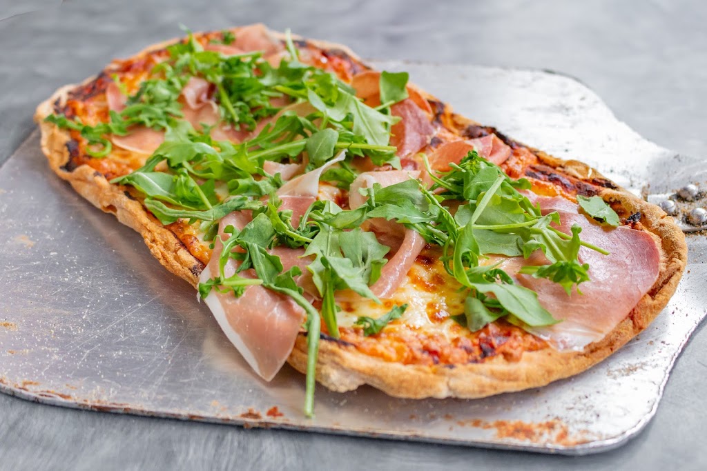 Flamin Pies | restaurant | 3349 N Sheffield Ave, Chicago, IL 60657, USA | 7739048405 OR +1 773-904-8405