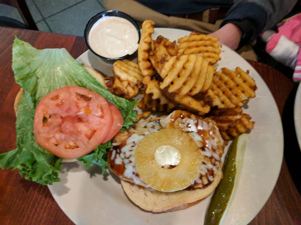 Grumpys Bar & Grill | restaurant | 2801 Snelling Ave, Roseville, MN 55113, USA | 6513791180 OR +1 651-379-1180