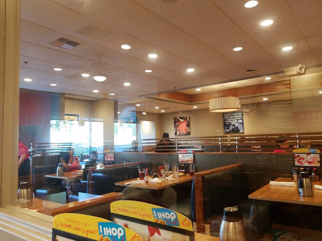 IHOP | restaurant | 230 E W.T. Harris Blvd, Charlotte, NC 28262, USA | 7047179600 OR +1 704-717-9600