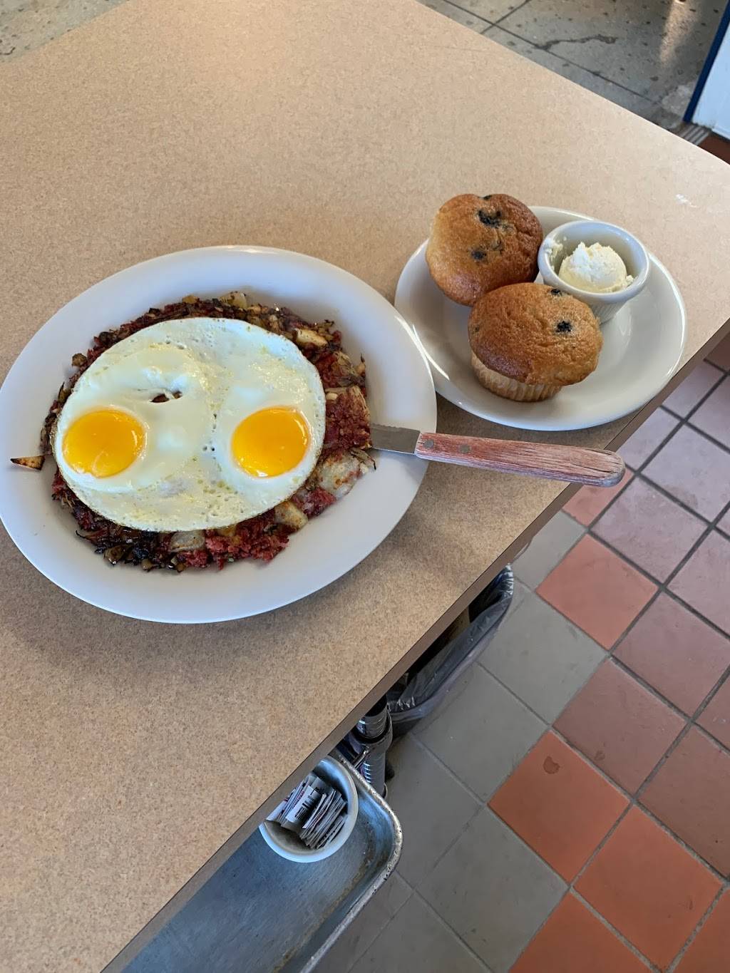 JJ’s Diner | restaurant | 413 State St, Santa Barbara, CA 93101, USA | 8057708066 OR +1 805-770-8066