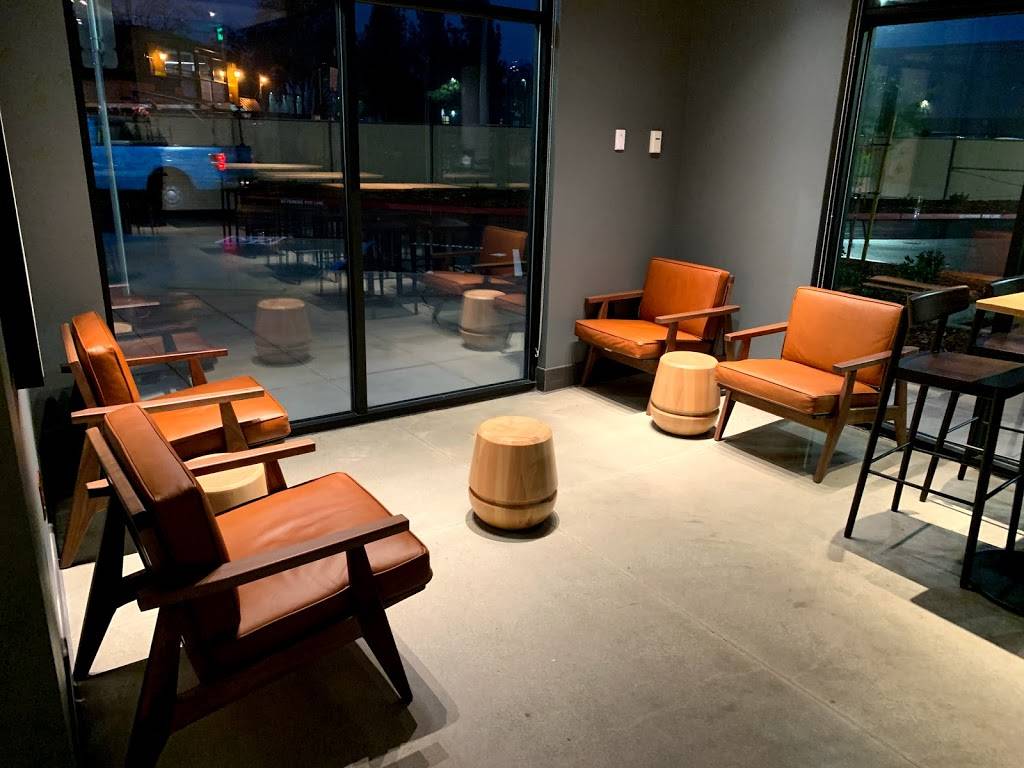 Starbucks | cafe | 1600 Challenge Way, Sacramento, CA 95815, USA | 9169245950 OR +1 916-924-5950