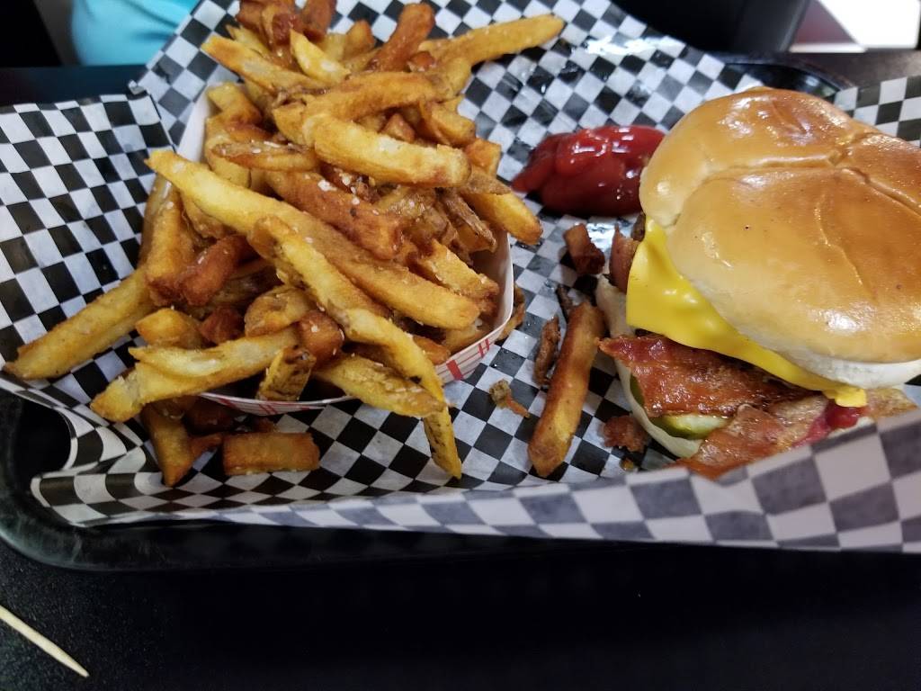 Cowaburger | restaurant | 1468 N High St, Hillsboro, OH 45133, USA | 9373933833 OR +1 937-393-3833