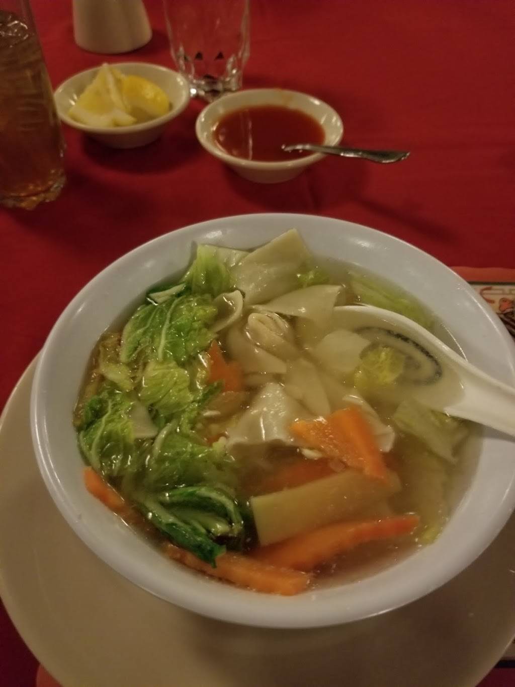 Yen Ching | restaurant | 7630 Good Hope Rd, Milwaukee, WI 53223, USA | 4143536677 OR +1 414-353-6677