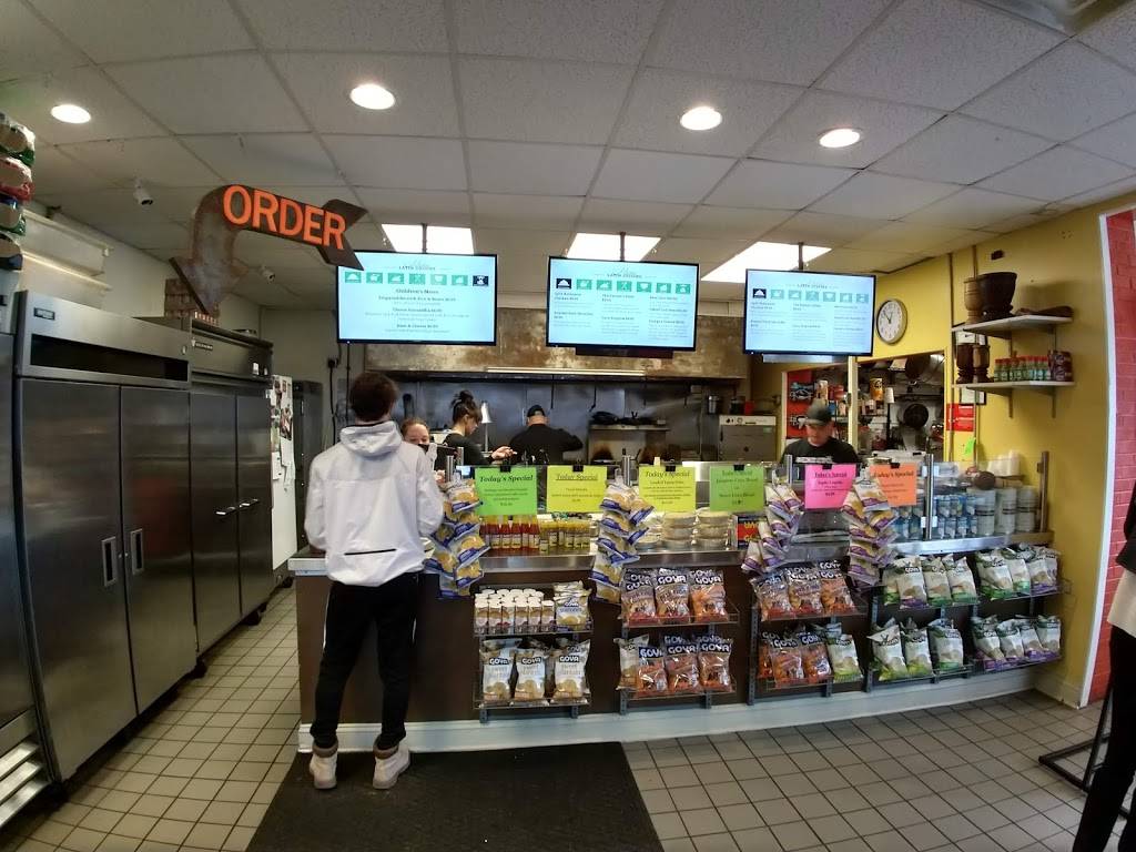 The Campus Grille Latin | restaurant | 10 Seminary St, Berea, OH 44017, USA | 4402434229 OR +1 440-243-4229