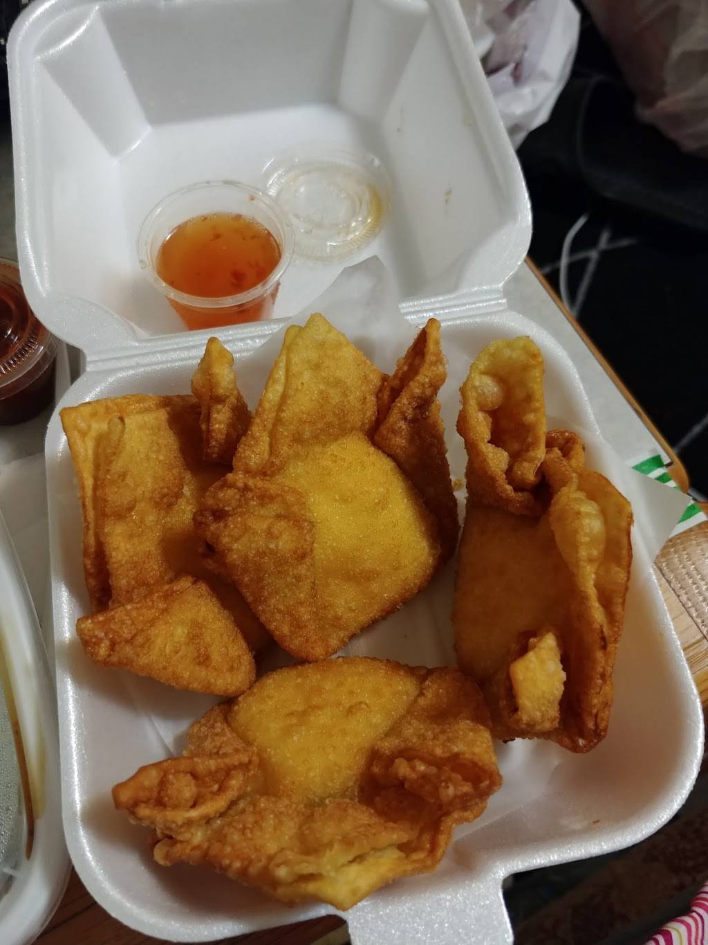 Noodles Party | restaurant | 4205 W Lawrence Ave, Chicago, IL 60630, USA | 7732050505 OR +1 773-205-0505