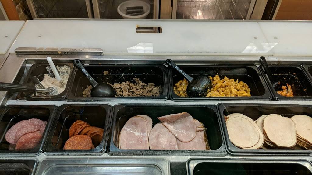 Subway | restaurant | 13053 Worldgate Dr #14, Herndon, VA 20170, USA | 7037960100 OR +1 703-796-0100