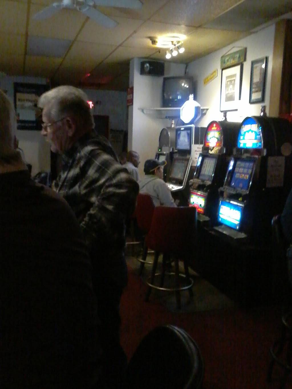 The Red Carpet Lounge | night club | 308 Elizabeth St, Charleston, WV 25311, USA | 3043429977 OR +1 304-342-9977