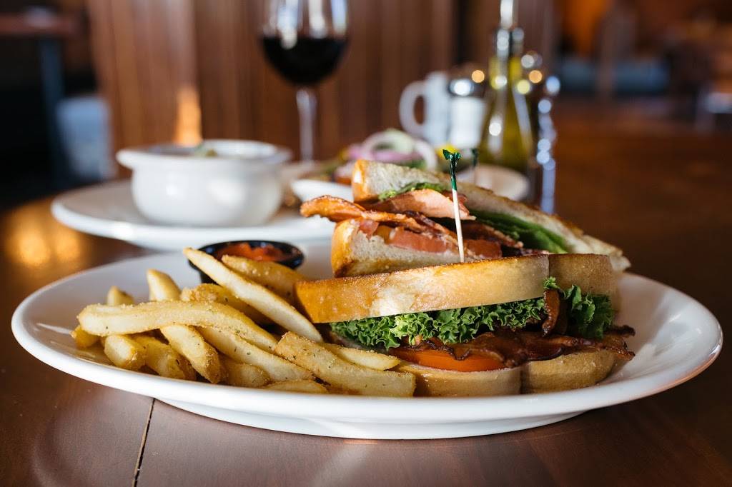 Johnnys Italian Steakhouse | restaurant | 8390 Market St, Middleton, WI 53562, USA | 6088313705 OR +1 608-831-3705