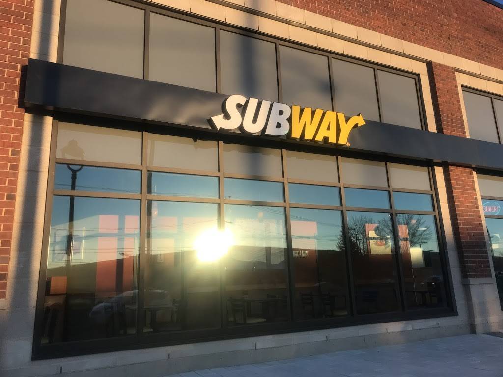 Subway | restaurant | 5500 Boul Henri-Bourassa O, Saint-Laurent, QC H4R 0M6, Canada | 5149353443 OR +1 514-935-3443