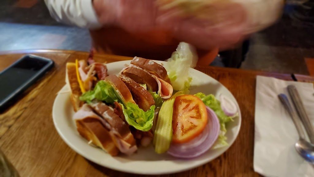 Nancys Elkhorn Family Lodge | restaurant | 2745 Co Rd 306, Elk Creek, CA 95939, USA | 5309685312 OR +1 530-968-5312