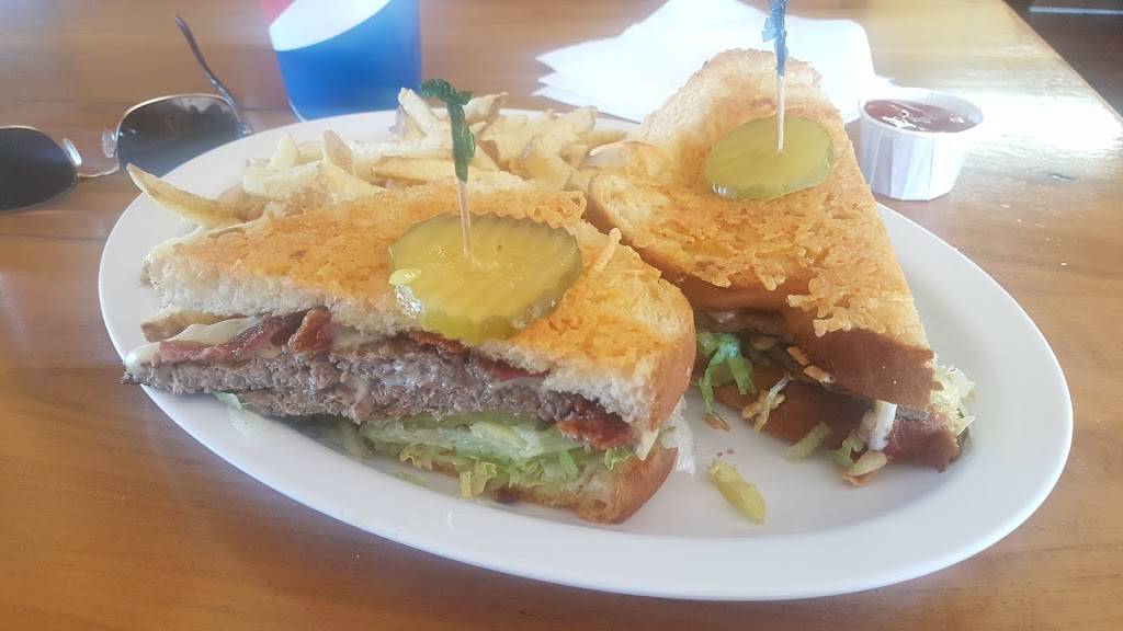 Burgerlicious | restaurant | 21044 Bear Valley Rd, Apple Valley, CA 92308, USA | 7602474999 OR +1 760-247-4999