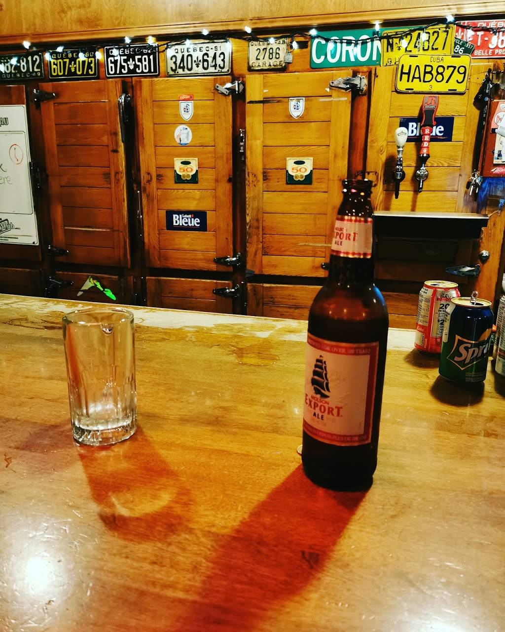 Bar Chez Martineau | night club | 231 Rue Commerciale, Maniwaki, QC J9E 1P3, Canada | 8194493600 OR +1 819-449-3600