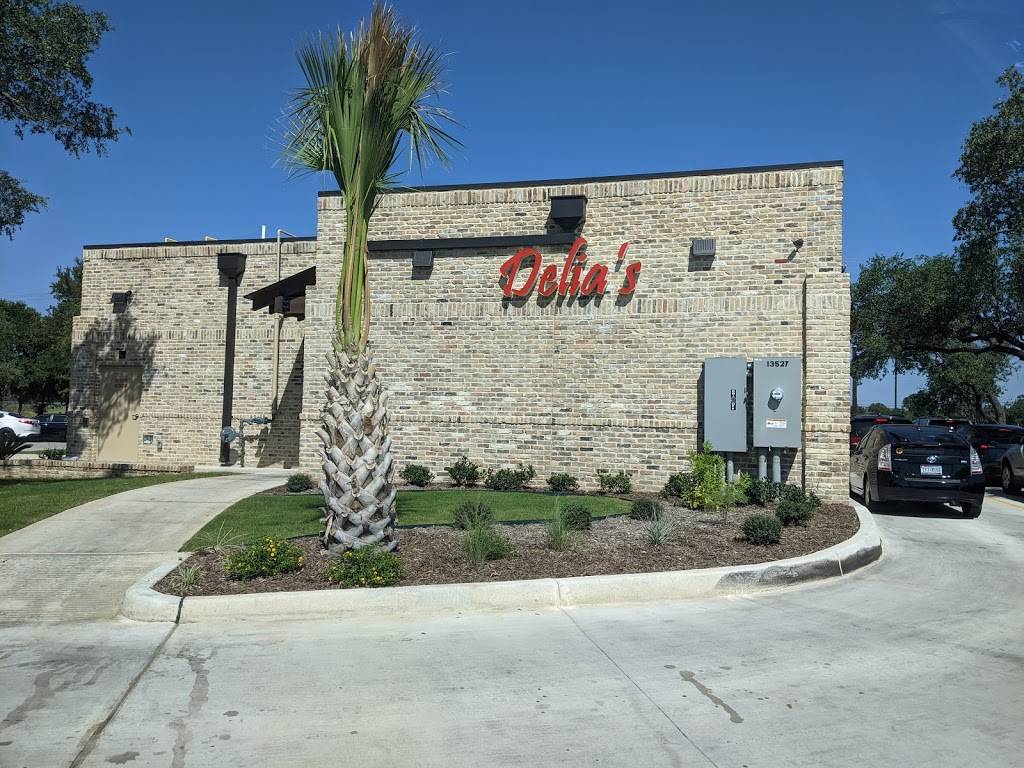 Delias Specializing in Tamales | restaurant | 13527 Hausman Pass, San Antonio, TX 78249, USA | 2108641111 OR +1 210-864-1111