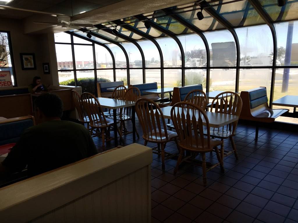 Fosters Freeze | restaurant | 4111 W Swift Ave, Fresno, CA 93722, USA | 5592719575 OR +1 559-271-9575