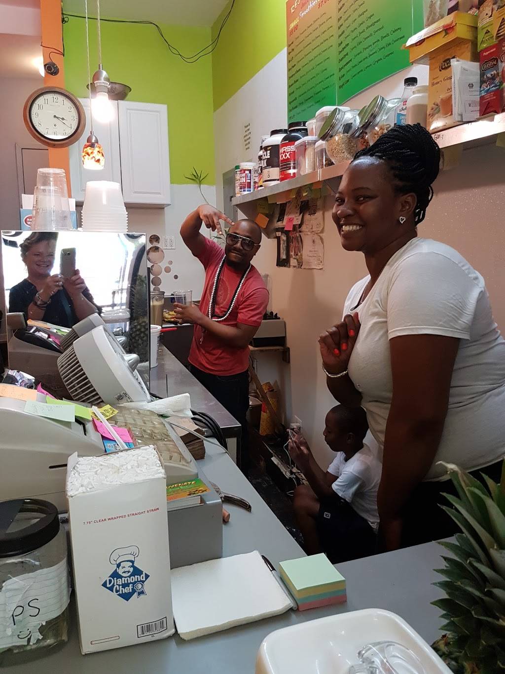 Rejuvenate Juice bar | restaurant | 171 W 133rd St, New York, NY 10030, USA | 2123901650 OR +1 212-390-1650