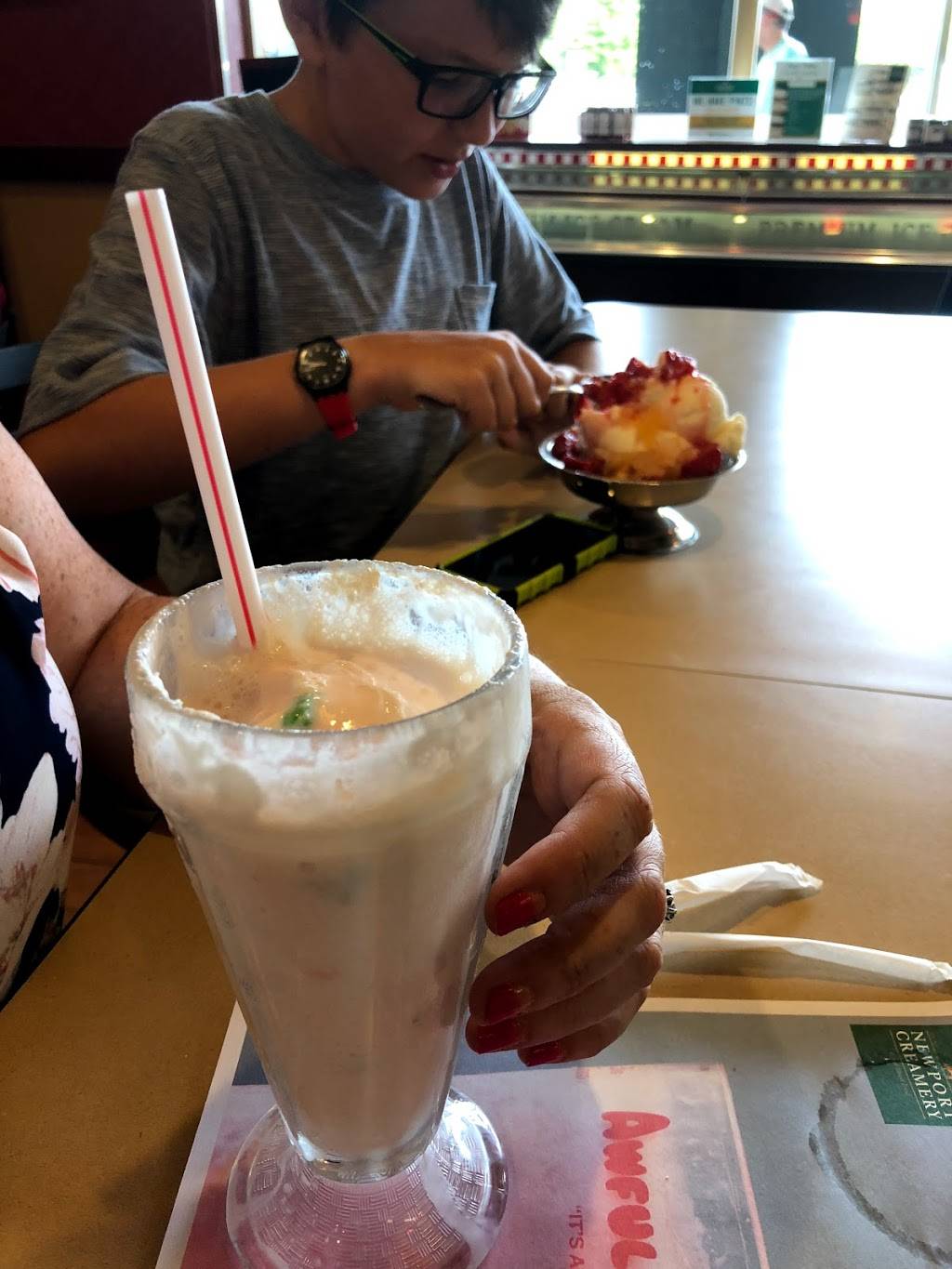 Newport Creamery | restaurant | 181 Bellevue Ave #4, Newport, RI 02840, USA | 4018466332 OR +1 401-846-6332