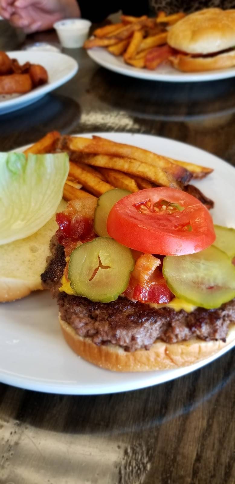 Fitzys Diner | restaurant | 2550 Bethel Rd, Columbus, OH 43220, USA | 6144535400 OR +1 614-453-5400