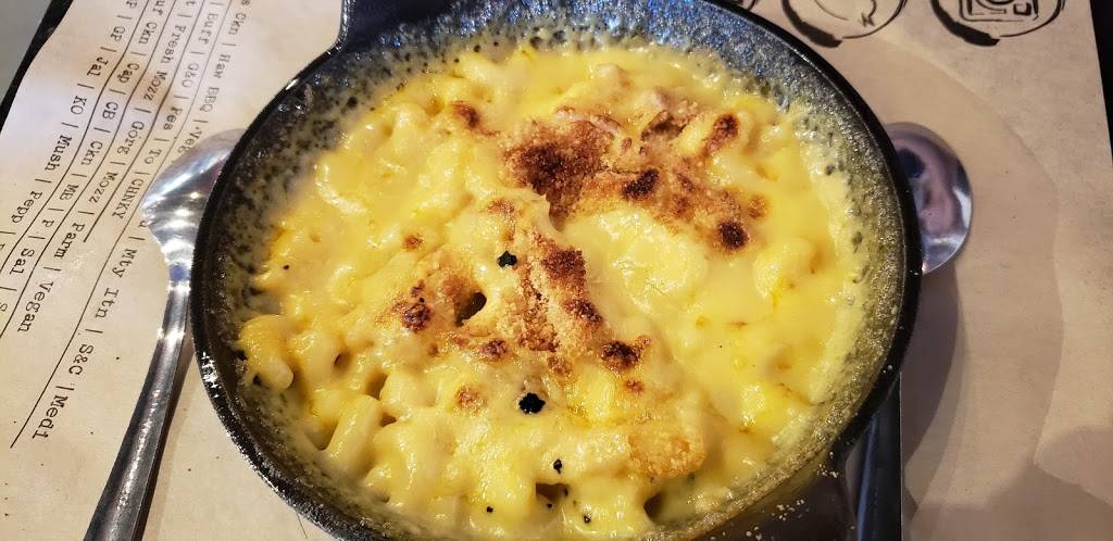 Fired Pie | restaurant | 1003 N Dobson Rd Suite 106, Mesa, AZ 85210, USA | 4802479788 OR +1 480-247-9788