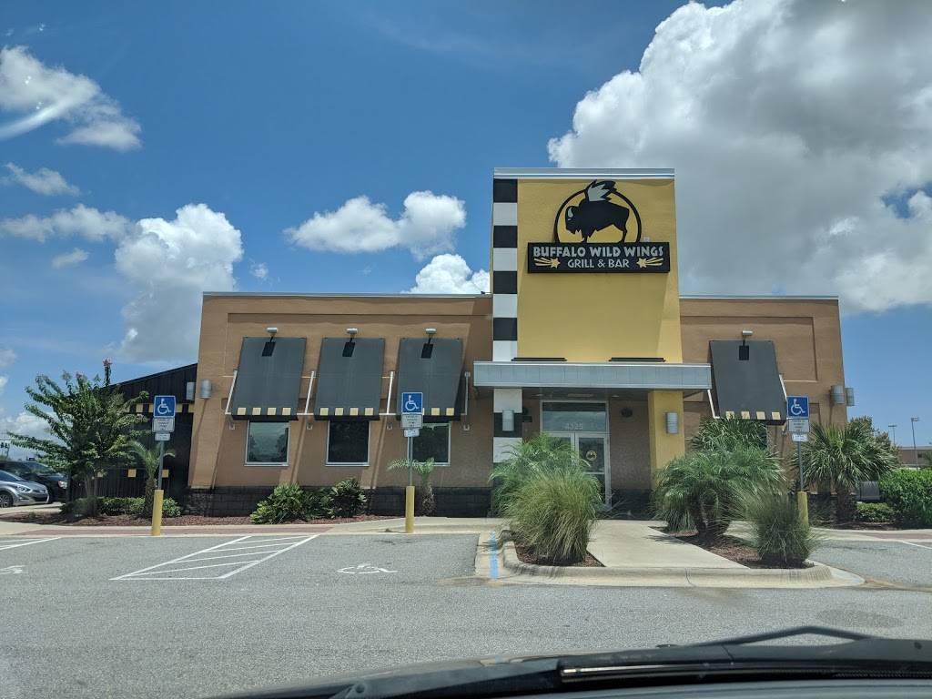 Buffalo Wild Wings | meal takeaway | 4325 Norfolk Pkwy, West Melbourne, FL 32904, USA | 3219512138 OR +1 321-951-2138