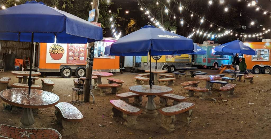 Longhorn Chicken | restaurant | 2512 Rio Grande St, Austin, TX 78705, USA | 5127202334 OR +1 512-720-2334