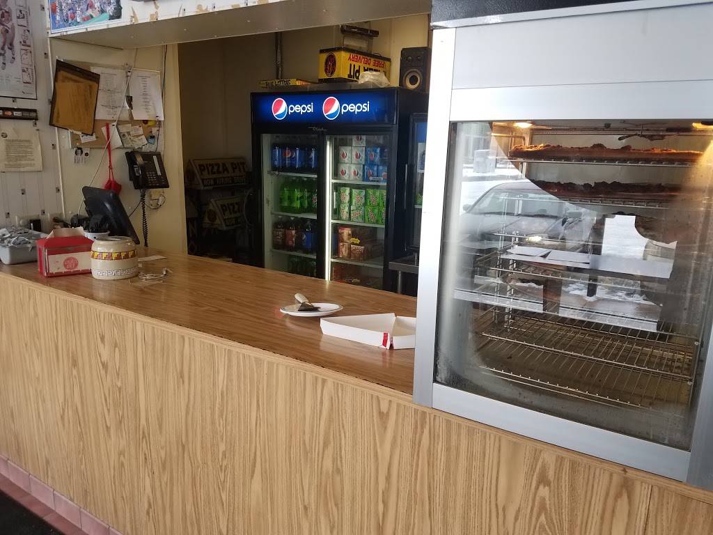 Pizza Pit | restaurant | 1860 E Washington Ave, Madison, WI 53704, USA | 6082467733 OR +1 608-246-7733