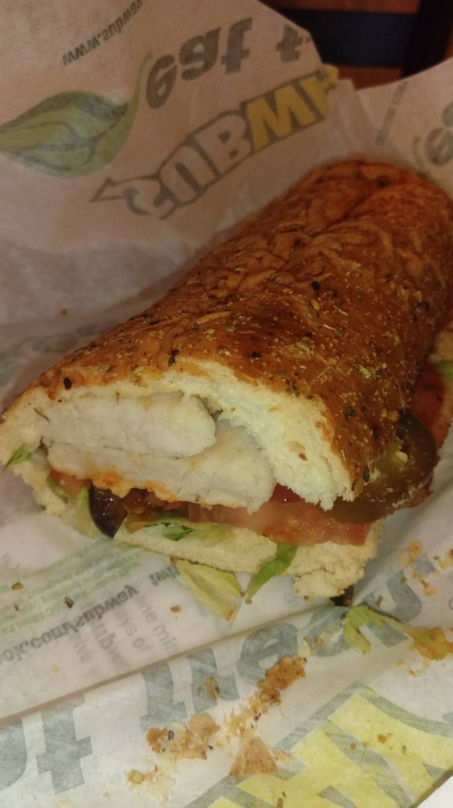 Subway | restaurant | 15106 Frederick Rd #19 College Plaza Shopping Center, Rockville, MD 20850, USA | 3017622900 OR +1 301-762-2900